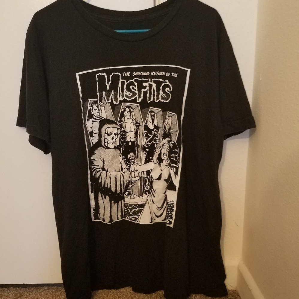 Men's "THE SHOCKING RETURN OF THE MISFITS" TEE L